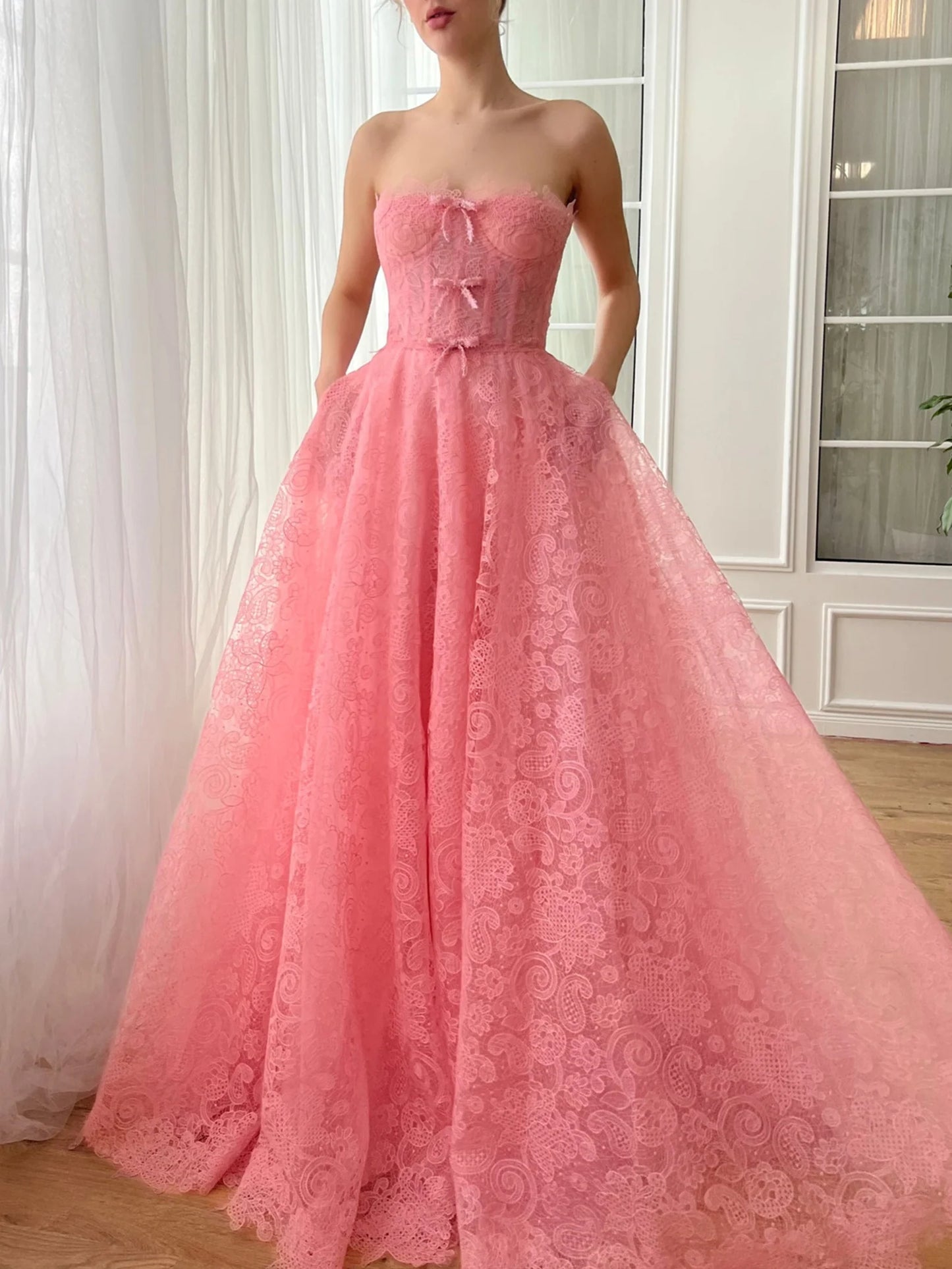 A-Line/Princess Sweetheart Strapless Floor-Length Prom Dress