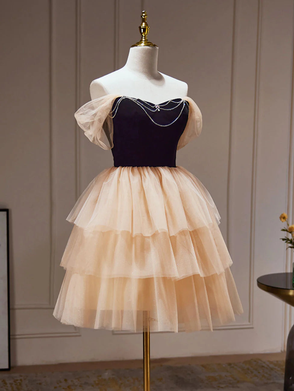 A-Line Sweetheart Neck Tulle Champagne Short Homecoming Dresses