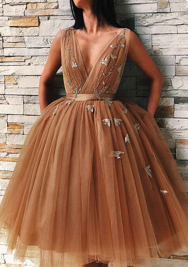 V Neck Knee-Length Tulle Homecoming Dress With Embroidery