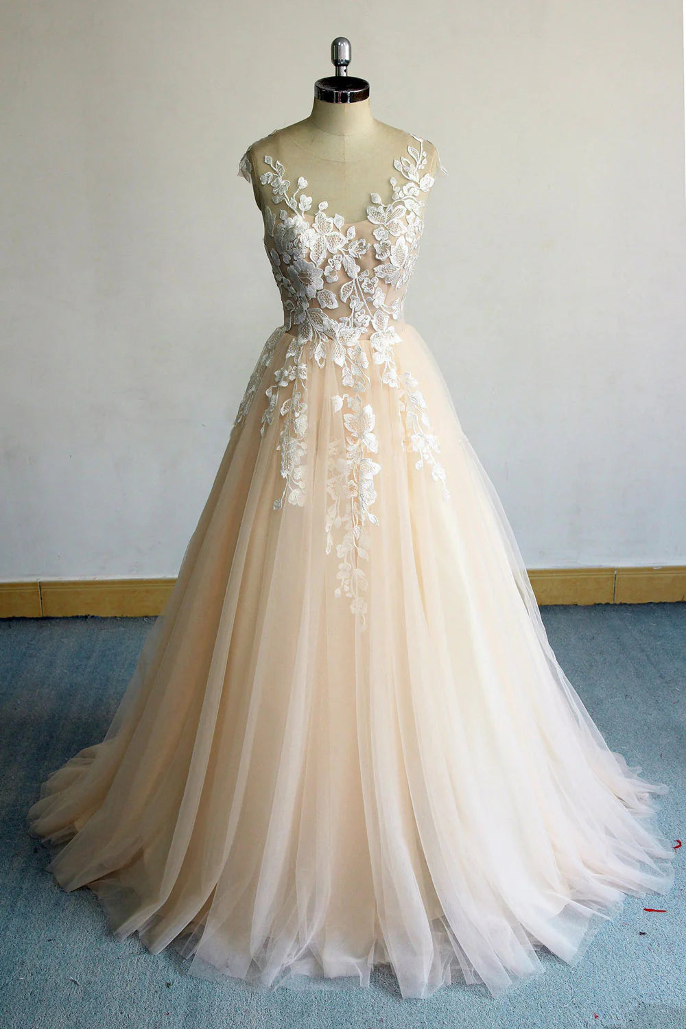 Champagne round neck tulle lace long prom Wedding Dresses