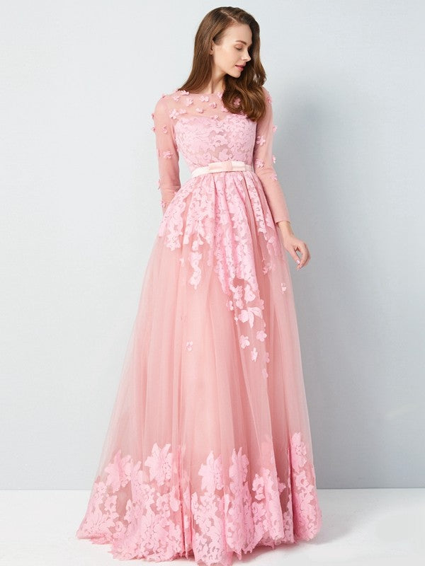 Scoop 3/4 Sleeves Floor-Length Applique Tulle Dresses