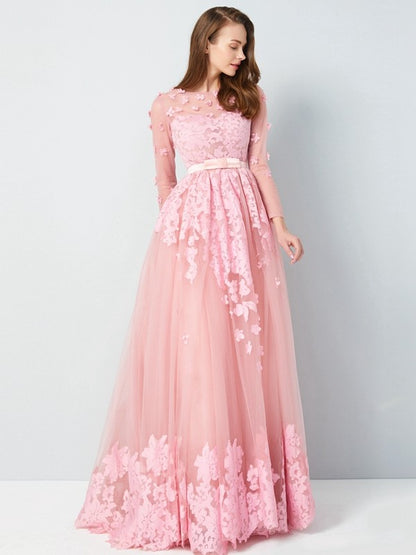 Scoop 3/4 Sleeves Floor-Length Applique Tulle Dresses