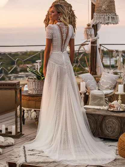 Beach Boho Wedding Dresses A-Line Illusion Neck Short Sleeve Court Train Lace Bridal Gowns With Appliques