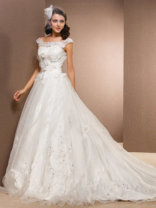 A-Line Wedding Dresses Scoop Neck Chapel Train Lace Organza Sleeveless with Sash Ribbon Beading Appliques