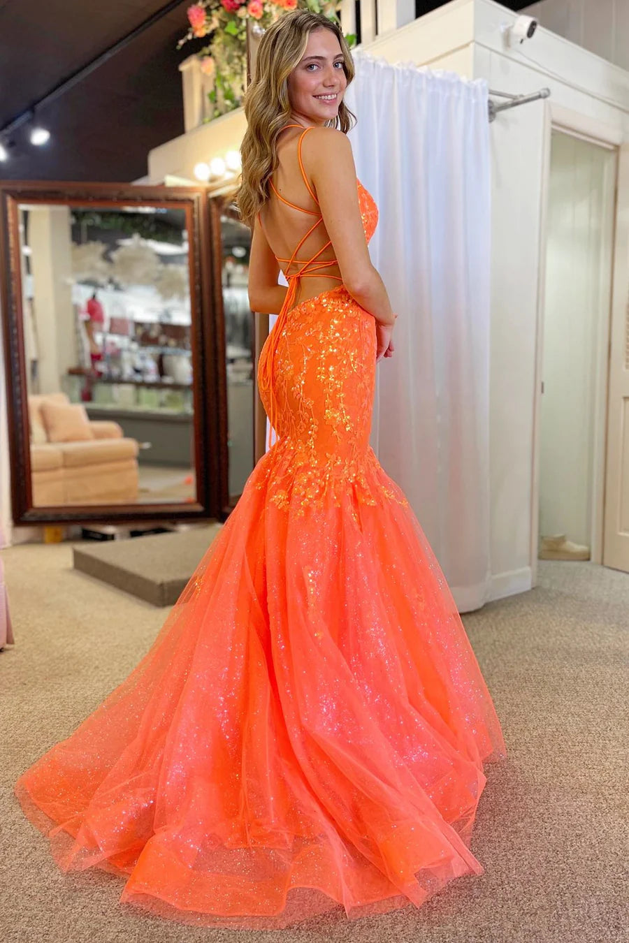 V-Neck Trumpet Tulle Lace Prom Dress