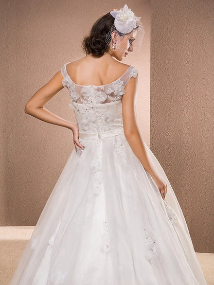 A-Line Wedding Dresses Scoop Neck Chapel Train Lace Organza Sleeveless with Sash Ribbon Beading Appliques