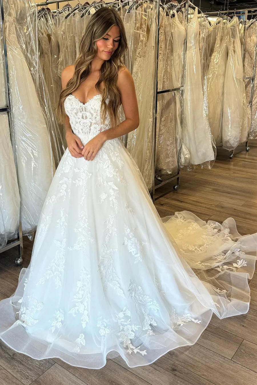 Tulle Sweetheart Long Bridal Gown With Applique