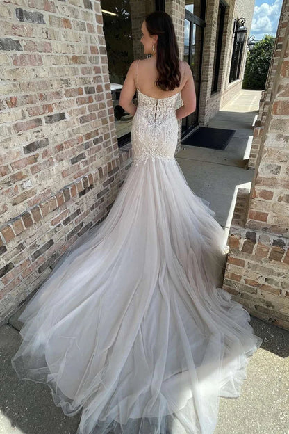 Floral Lace V-Neck Trumpet Long Wedding Dress With Train