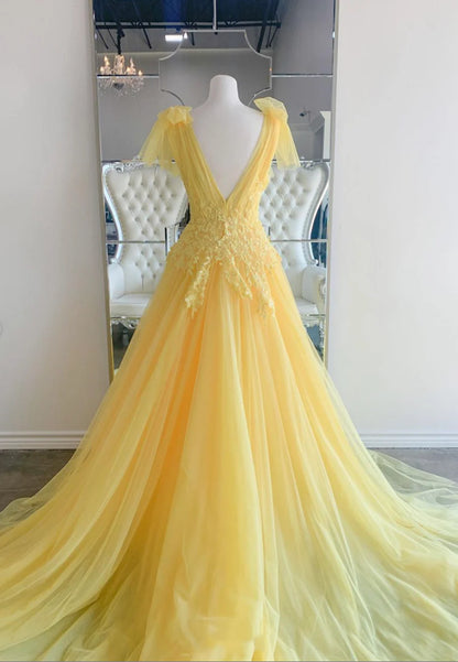 A-Line Yellow V-Neck Lace Long Prom Dresses