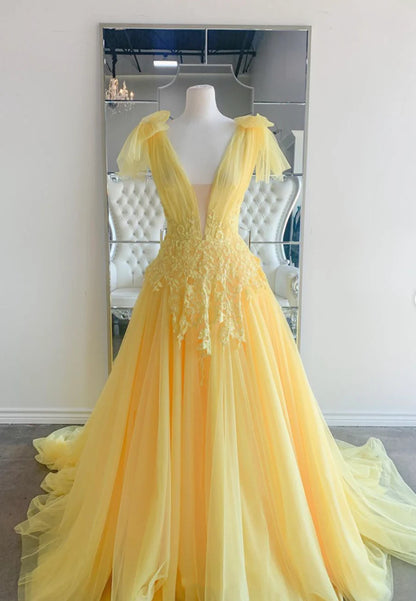 A-Line Yellow V-Neck Lace Long Prom Dresses