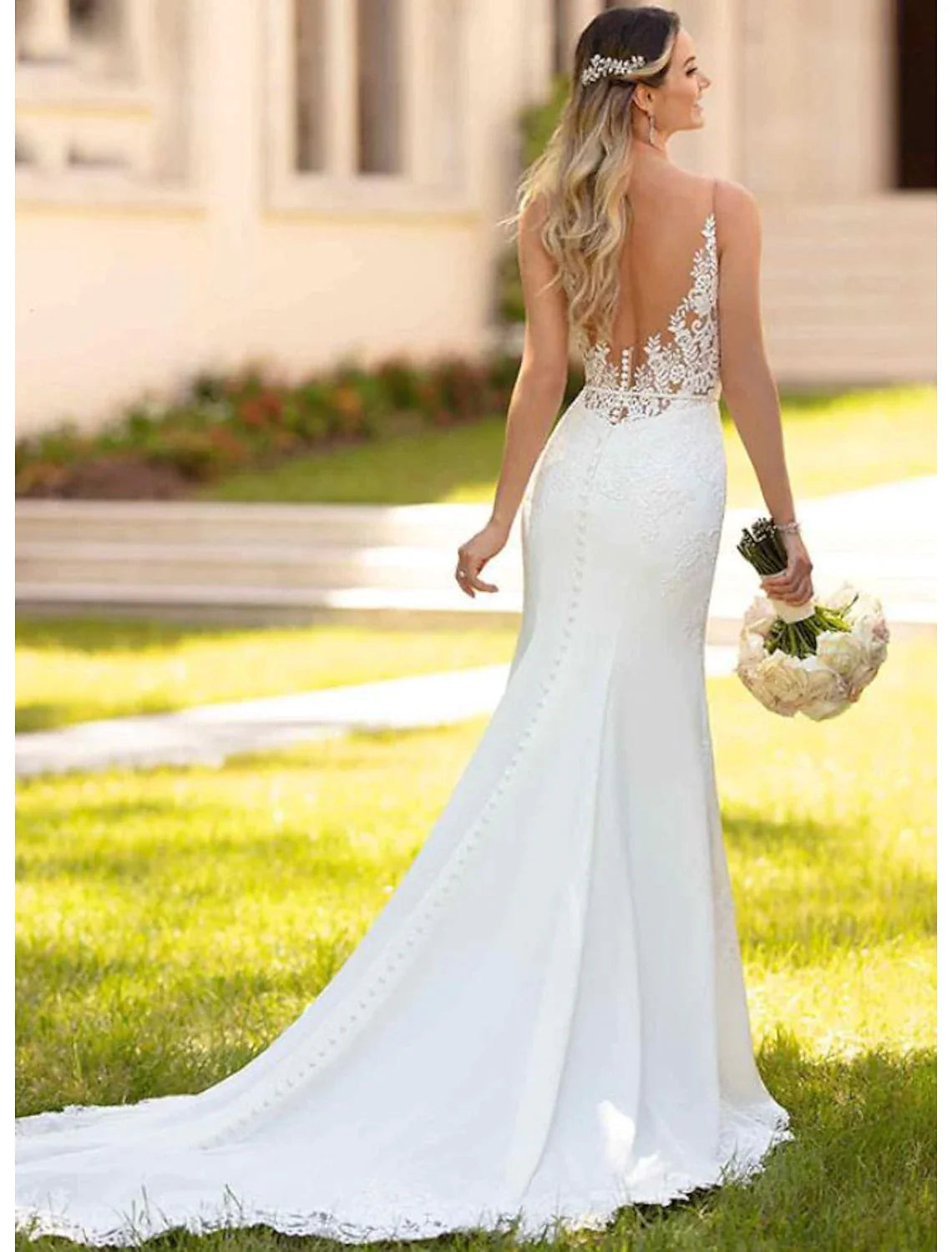 Engagement Open Back Sexy Formal Wedding Dresses Mermaid / Trumpet V Neck Sleeveless Court Train Lace Bridal Gowns With Appliques