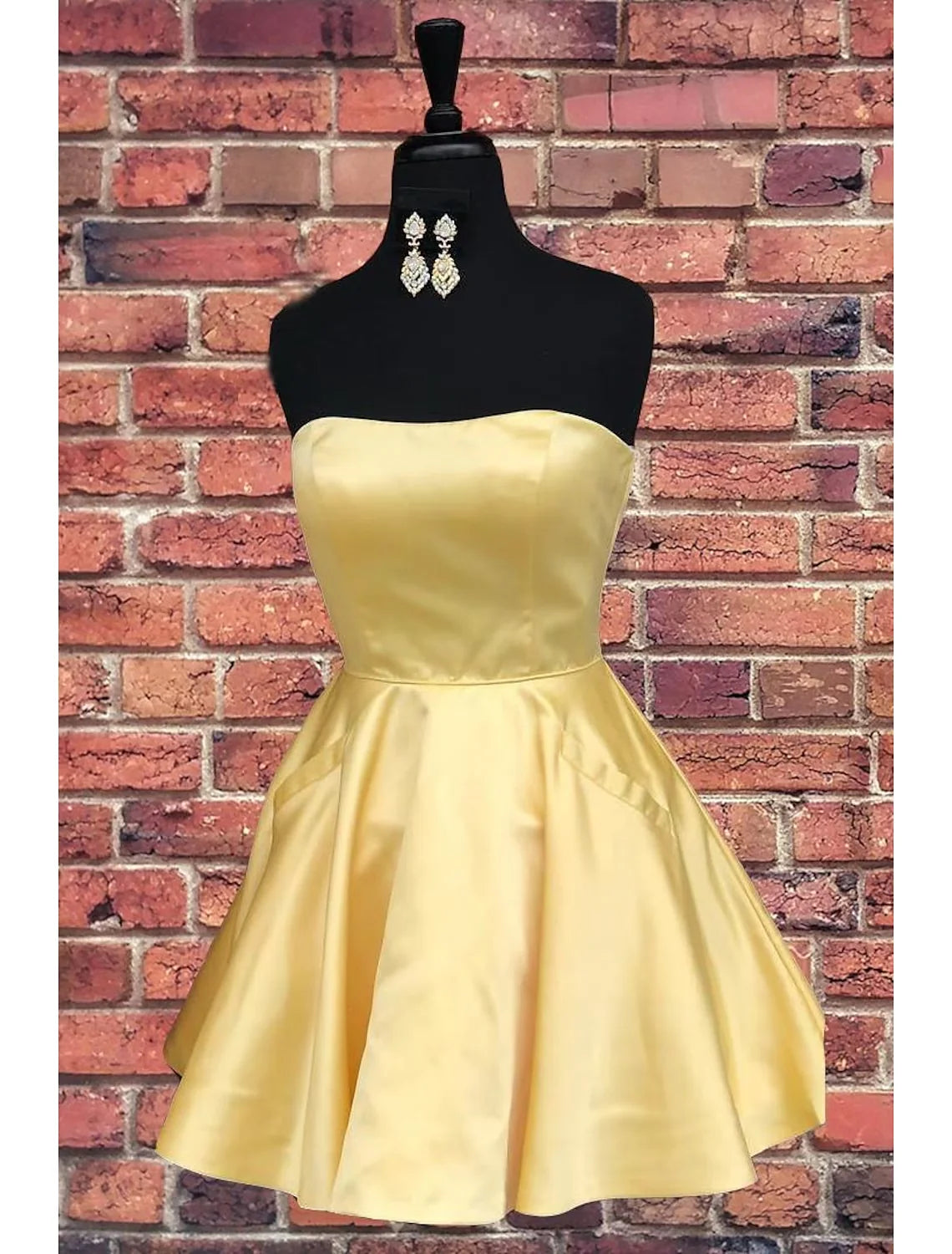 A-Line Hot Flirty Homecoming Cocktail Party Dress Strapless Sleeveless Short / Mini Satin