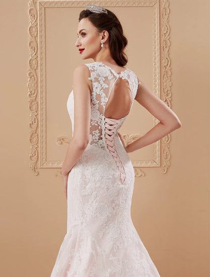 Mermaid / Trumpet Plunging Neckline Court Train Lace Tulle Wedding Dress with Appliques