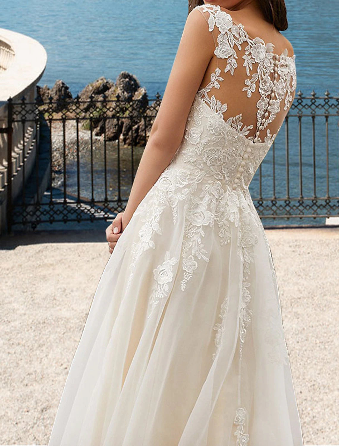 Beach Open Back Wedding Dresses A-Line V Neck Sleeveless Court Train Lace Bridal Gowns