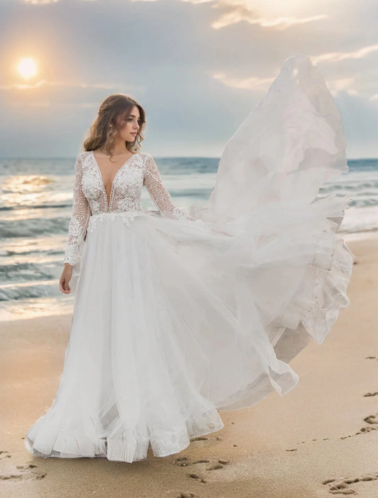 Beach Boho Wedding Dresses A-Line V Neck Long Sleeve Court Train Lace Bridal Gowns With Appliques Solid Color