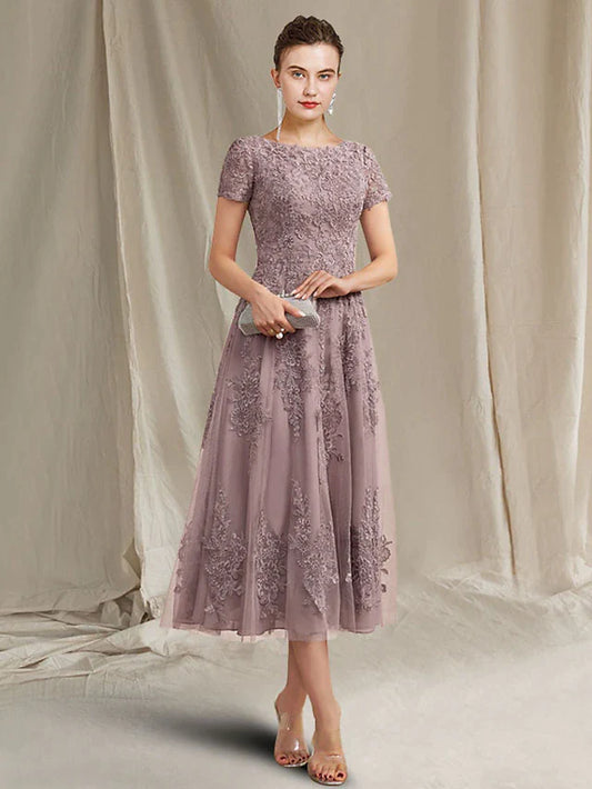 A-Line Mother of the Bride Dress Elegant Jewel Neck Tea Length Lace Tulle Short Sleeve with Appliques