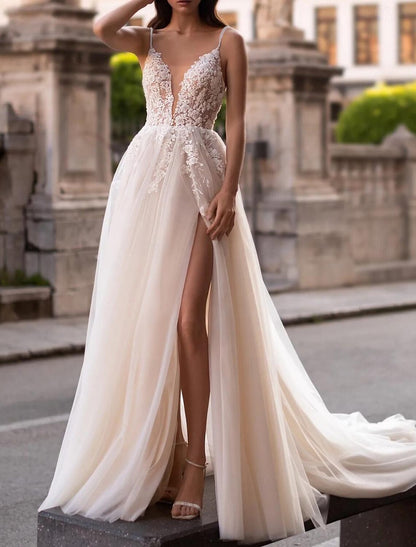 Beach Boho Wedding Dresses A-Line Camisole V Neck Sleeveless Court Train Tulle Bridal Gowns