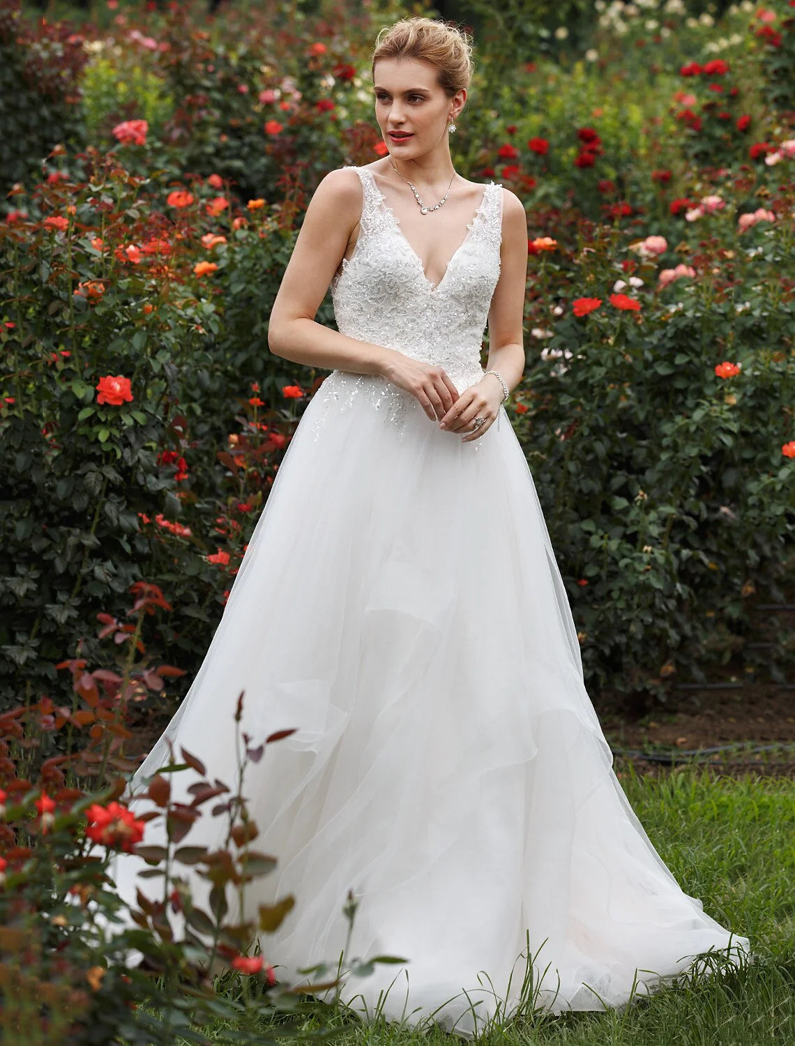 Hall Wedding Dresses Princess Plunging Neck Sleeveless Chapel Train Tulle Bridal Gowns With Sequi