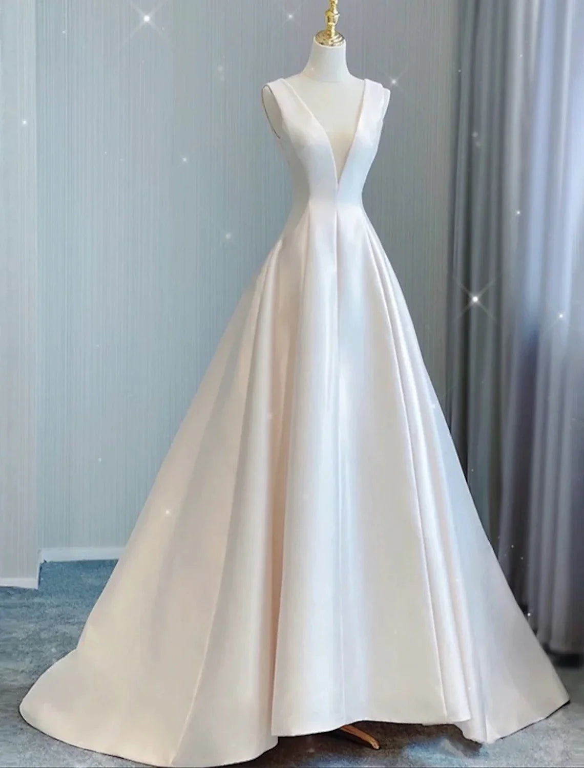 Reception Casual Wedding Dresses A-Line V Neck Sleeveless Court Train Satin Bridal Gowns With Bow(s) Pleats