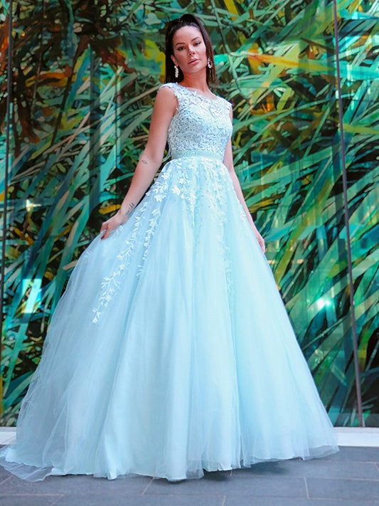 Scoop Sleeveless Tulle Applique Court Train Dresses