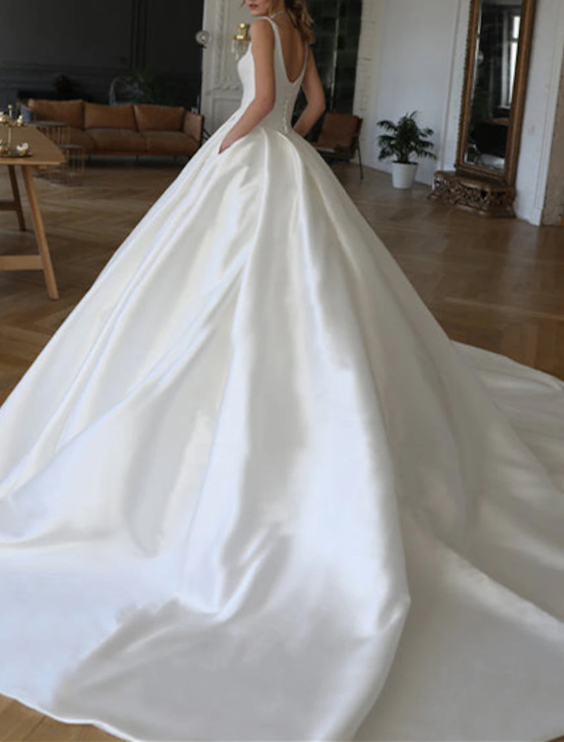 Royal Style Formal Wedding Dresses Ball Gown Square Neck Sleeveless Chapel Train Satin Bridal Gowns