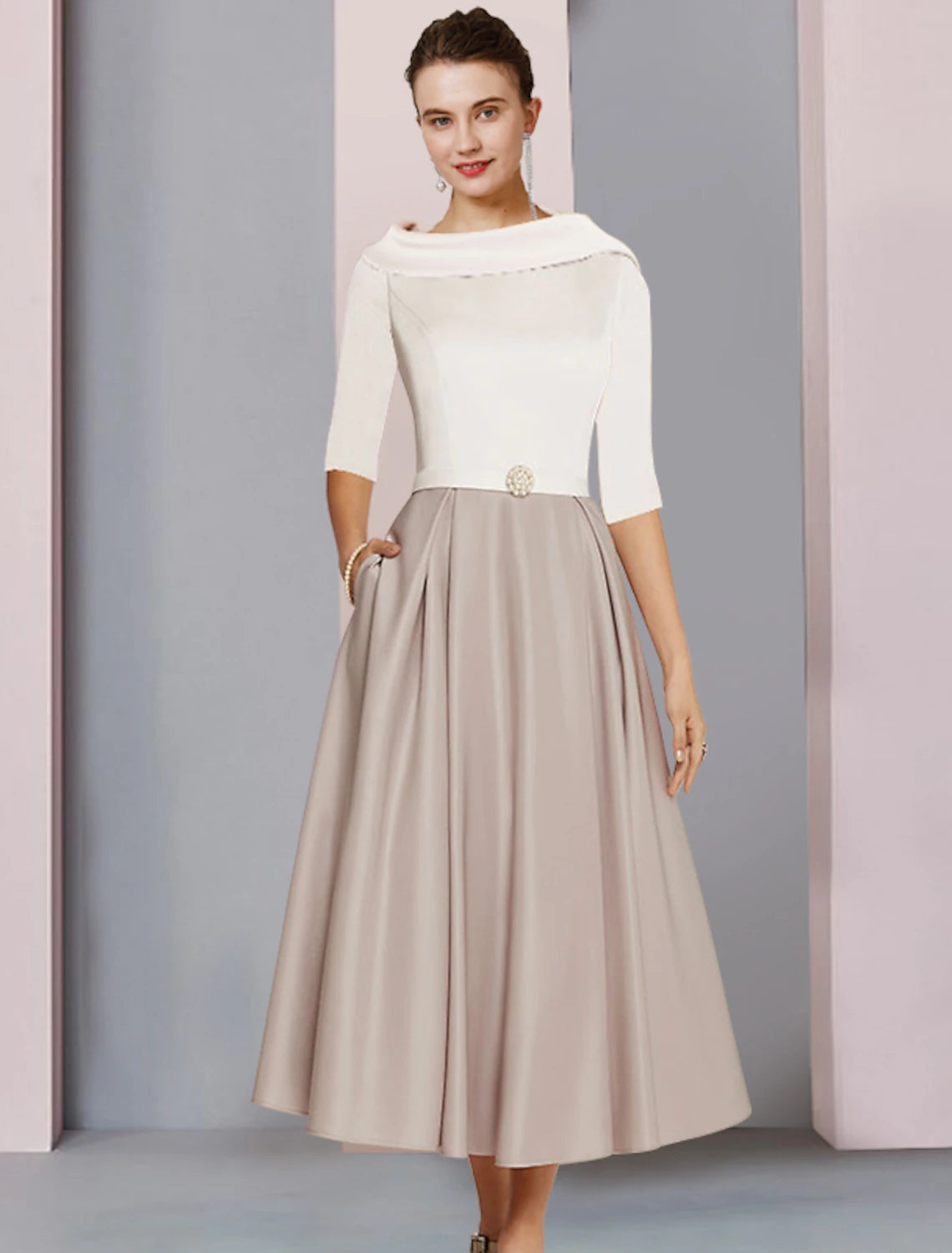 A-Line Mother of the Bride Dress Wedding Guest Elegant Scoop Neck Tea Length Satin Half Sleeve