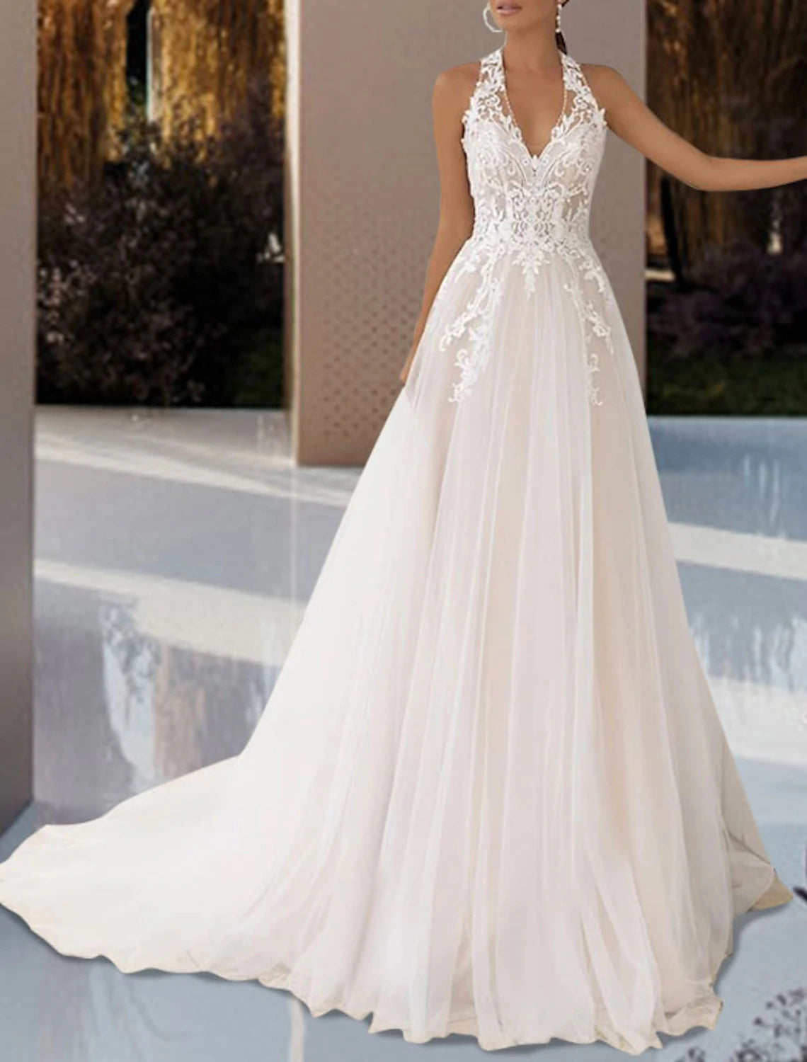 Beach Open Back Wedding Dresses A-Line Halter Neck Sleeveless Court Train Lace Bridal Gowns