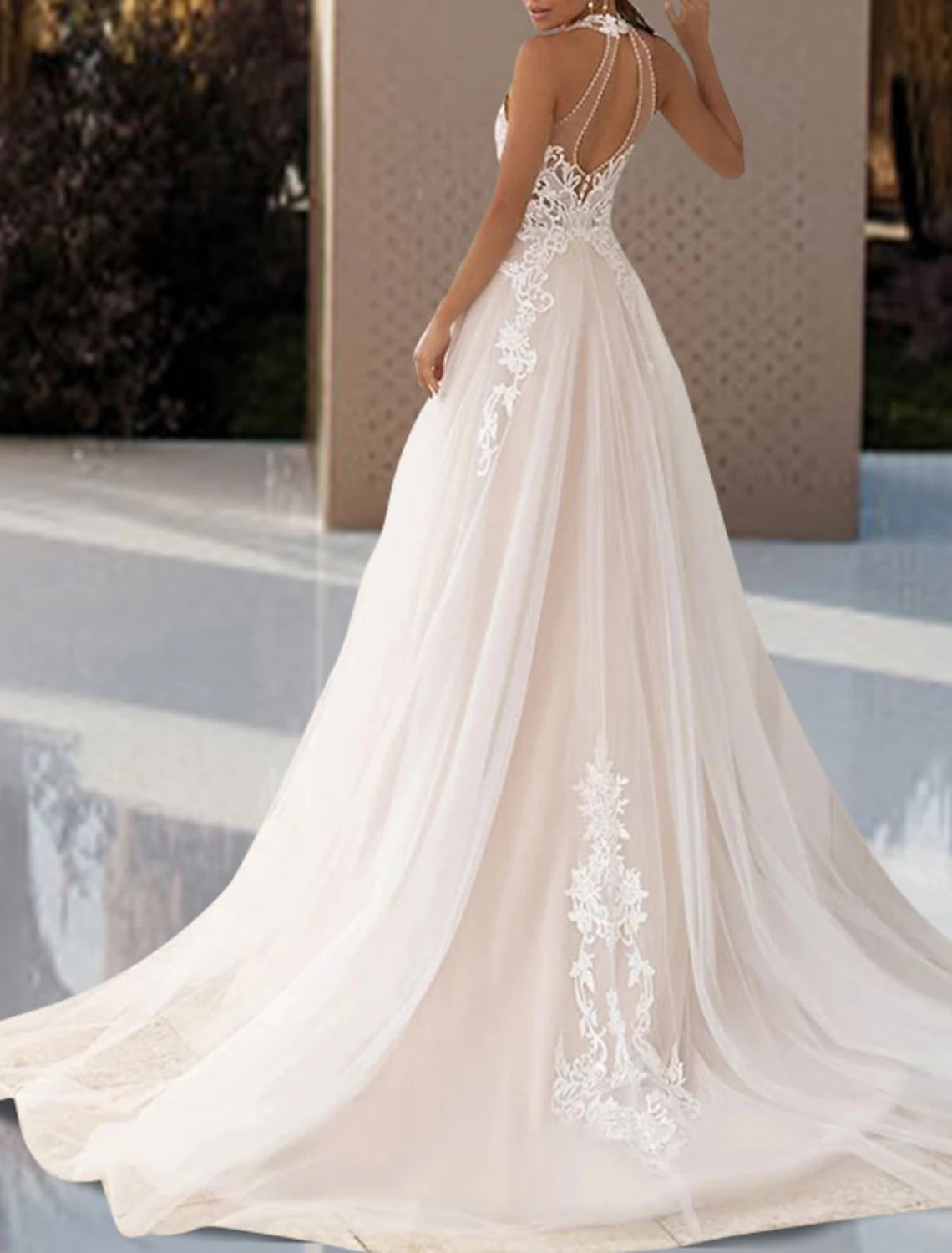 Beach Open Back Wedding Dresses A-Line Halter Neck Sleeveless Court Train Lace Bridal Gowns